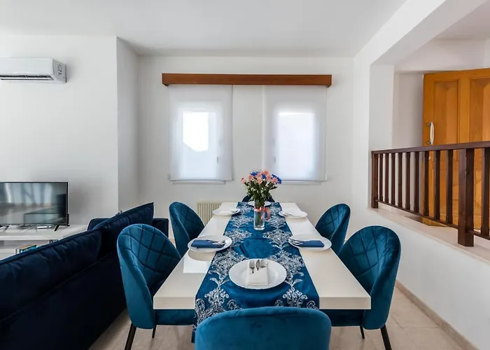 Marina Sunrise By Ezoria Villa